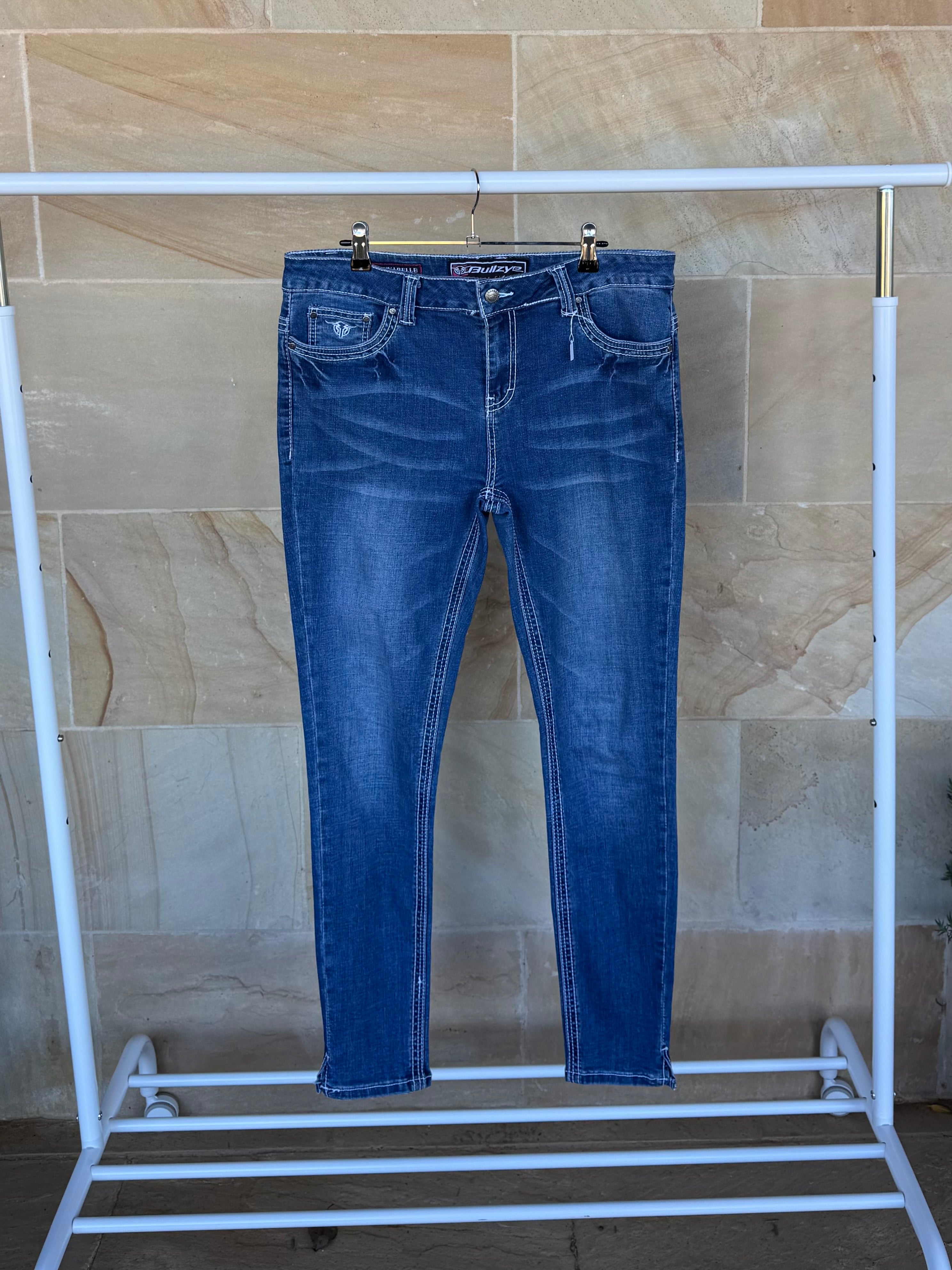 BULLZYE JEANS 29R
