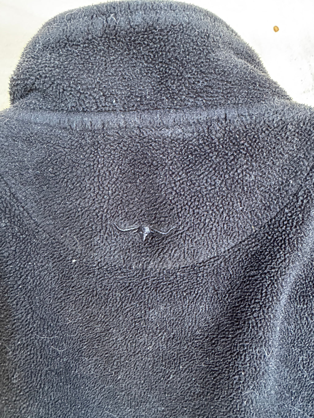 R.M. WILLIAMS BLACK SHERPA VEST L