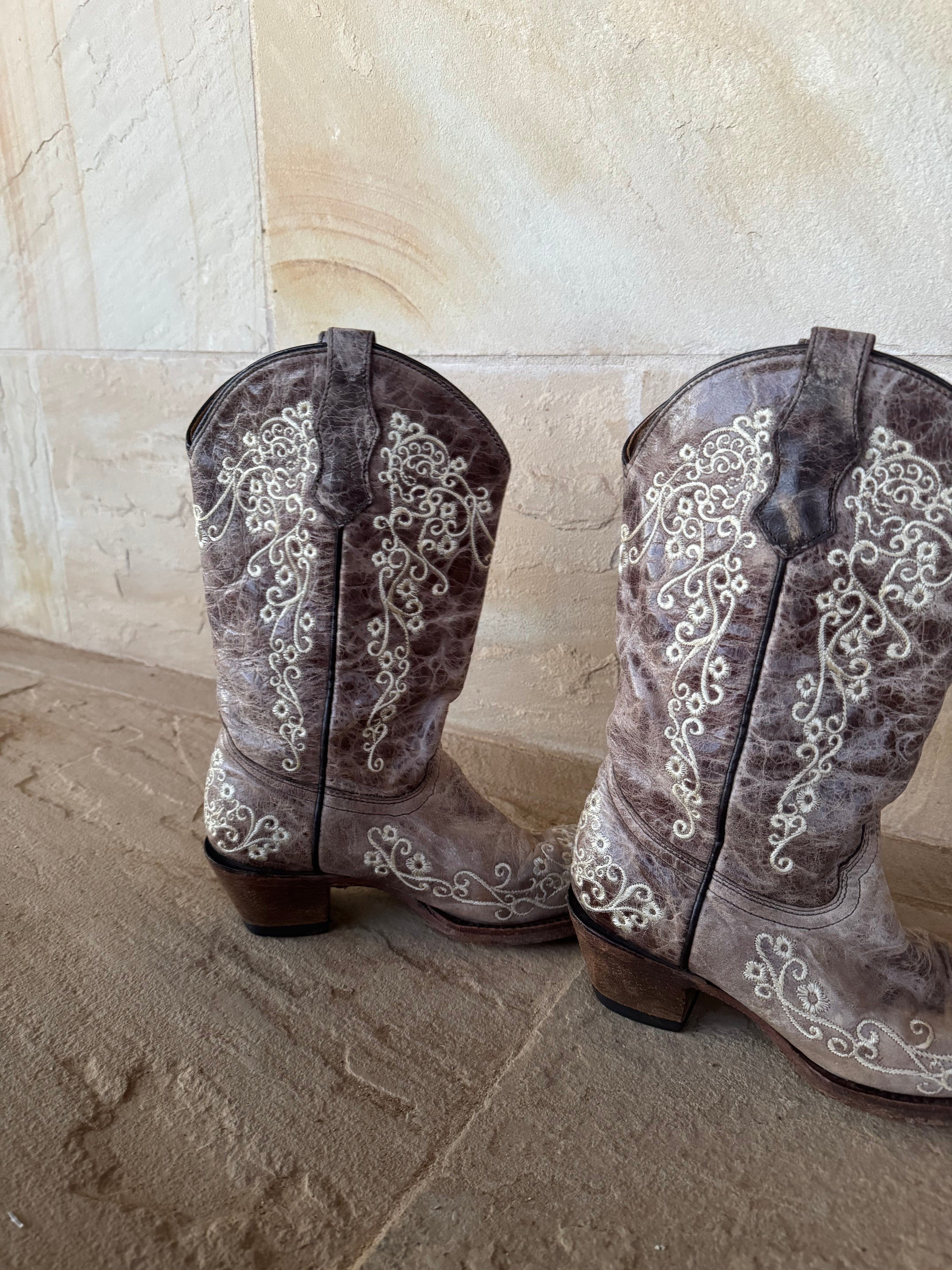 CORRAL TEEN BOOTS UK 4
