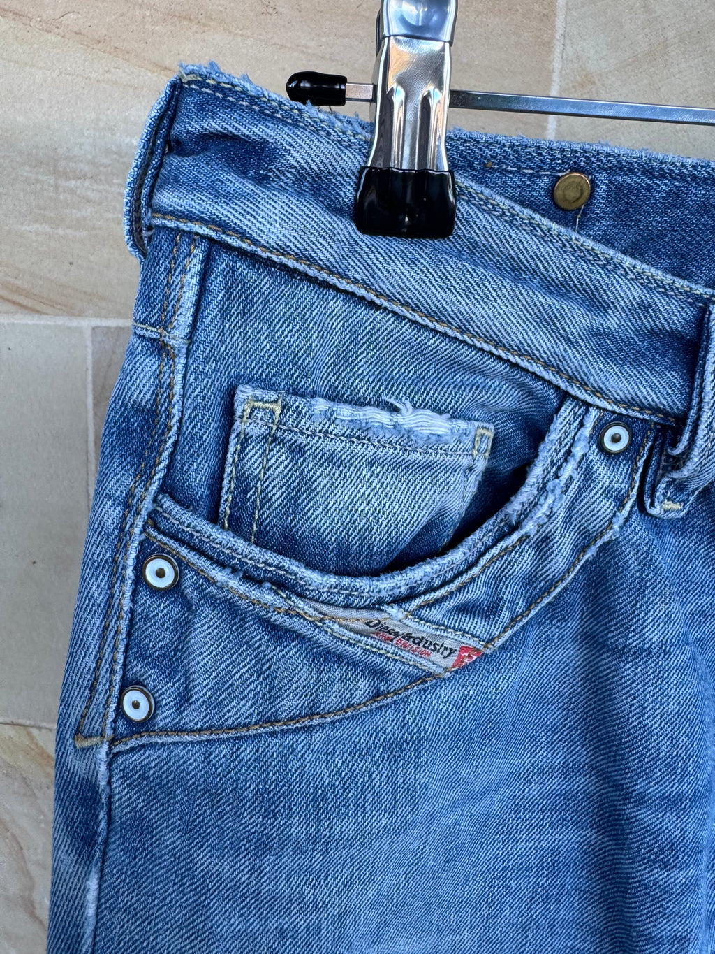 DIESEL LOW RISE JEANS 26/32