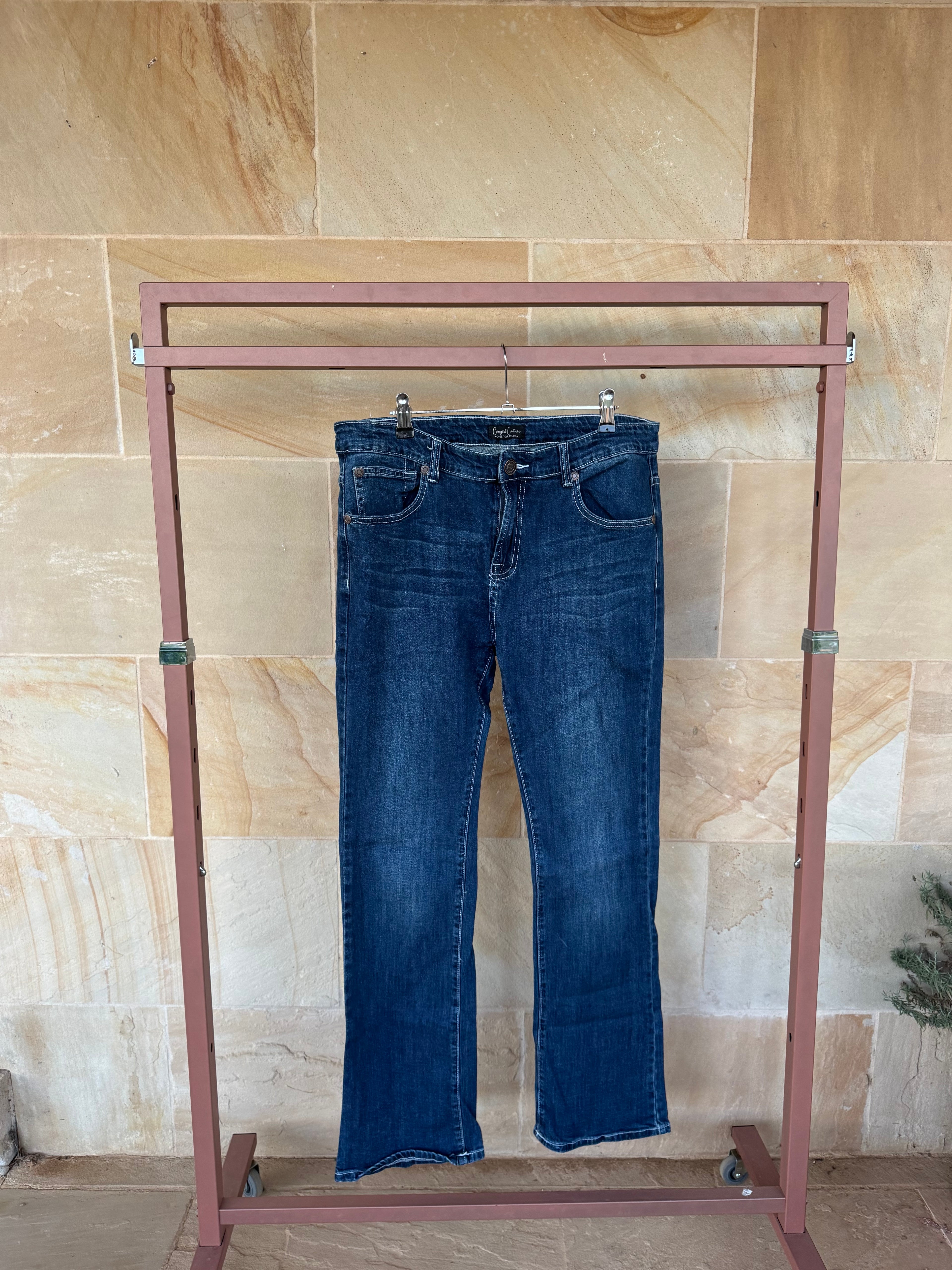 COWGIRL COUTURE JEANS 33/32