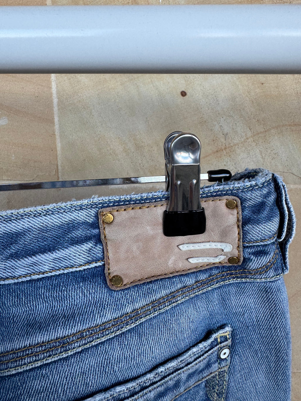 DIESEL LOW RISE JEANS 26/32