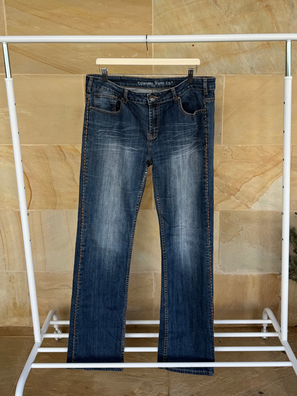 COWGIRL TUFF JEANS 34/33