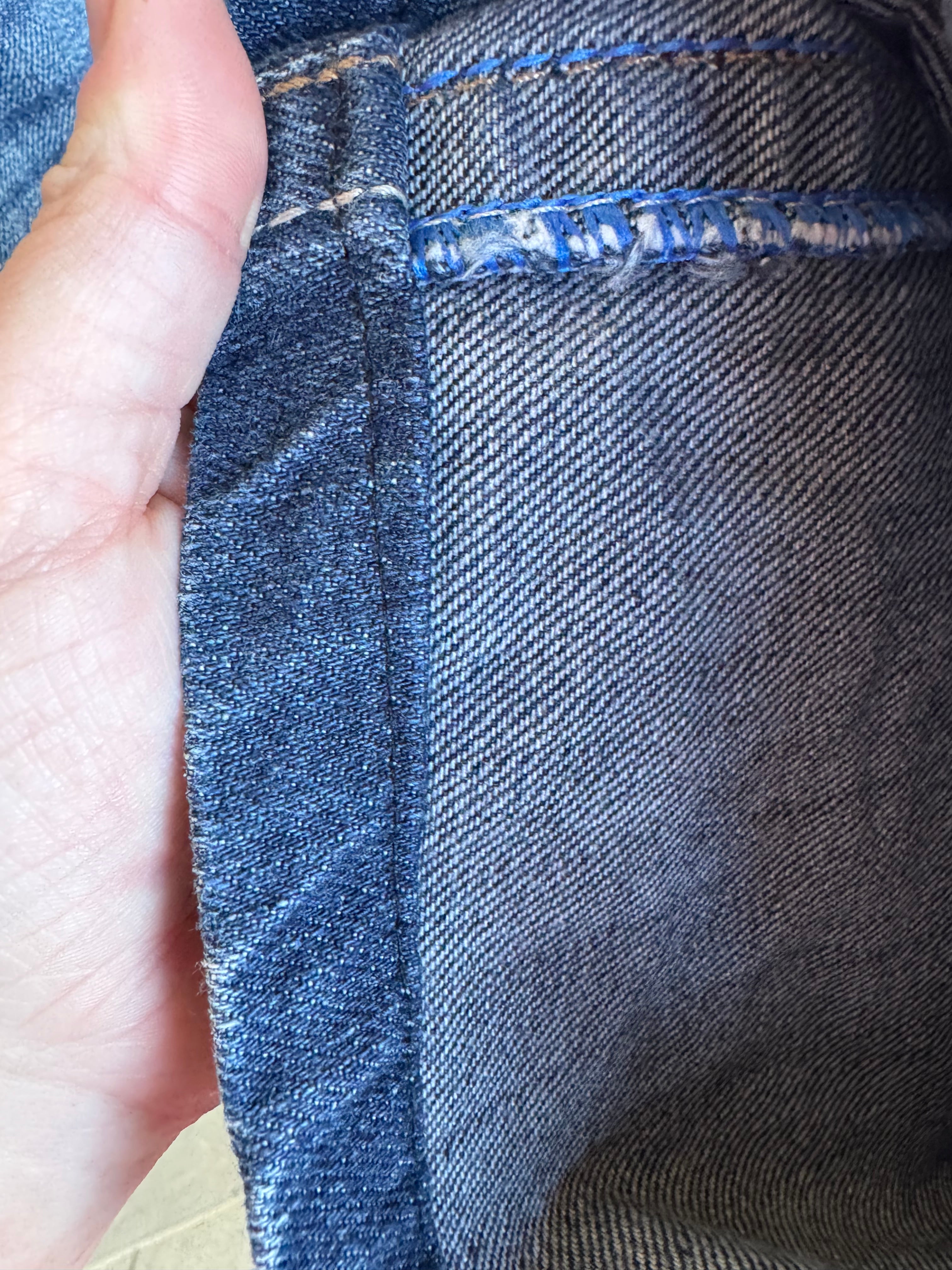 ARIAT MENS JEANS 32/27”