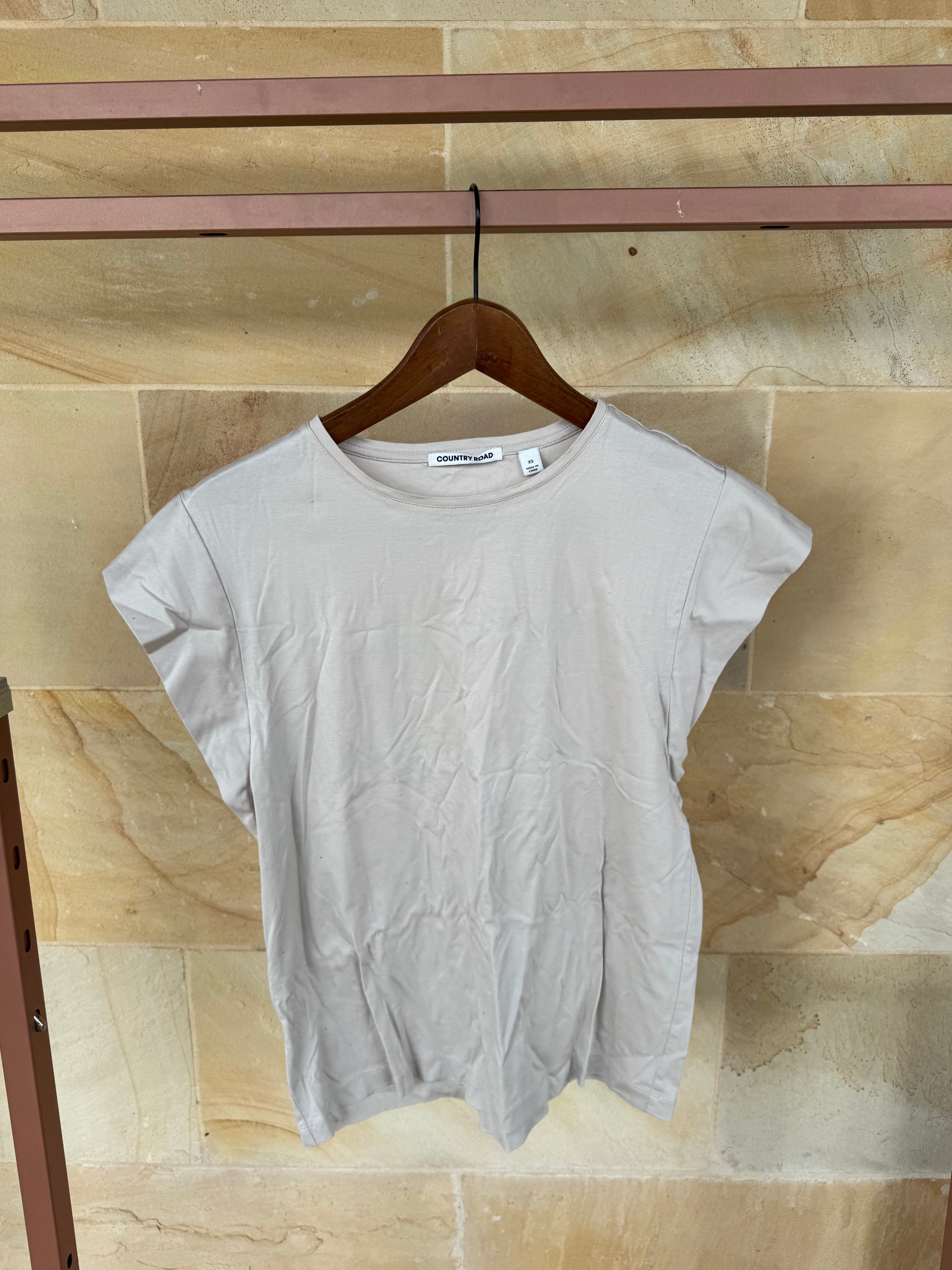 COUNTRY ROAD T SHIRT XS
