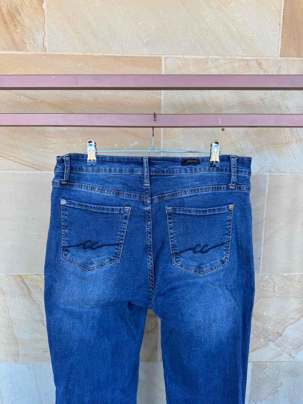 COWGIRL COUTURE WESTERN JEANS 32/38