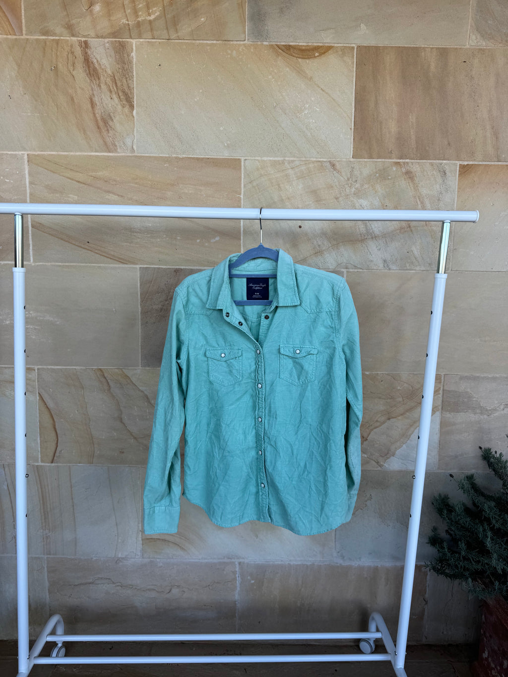 AMERICAN EAGLE SHIRT M