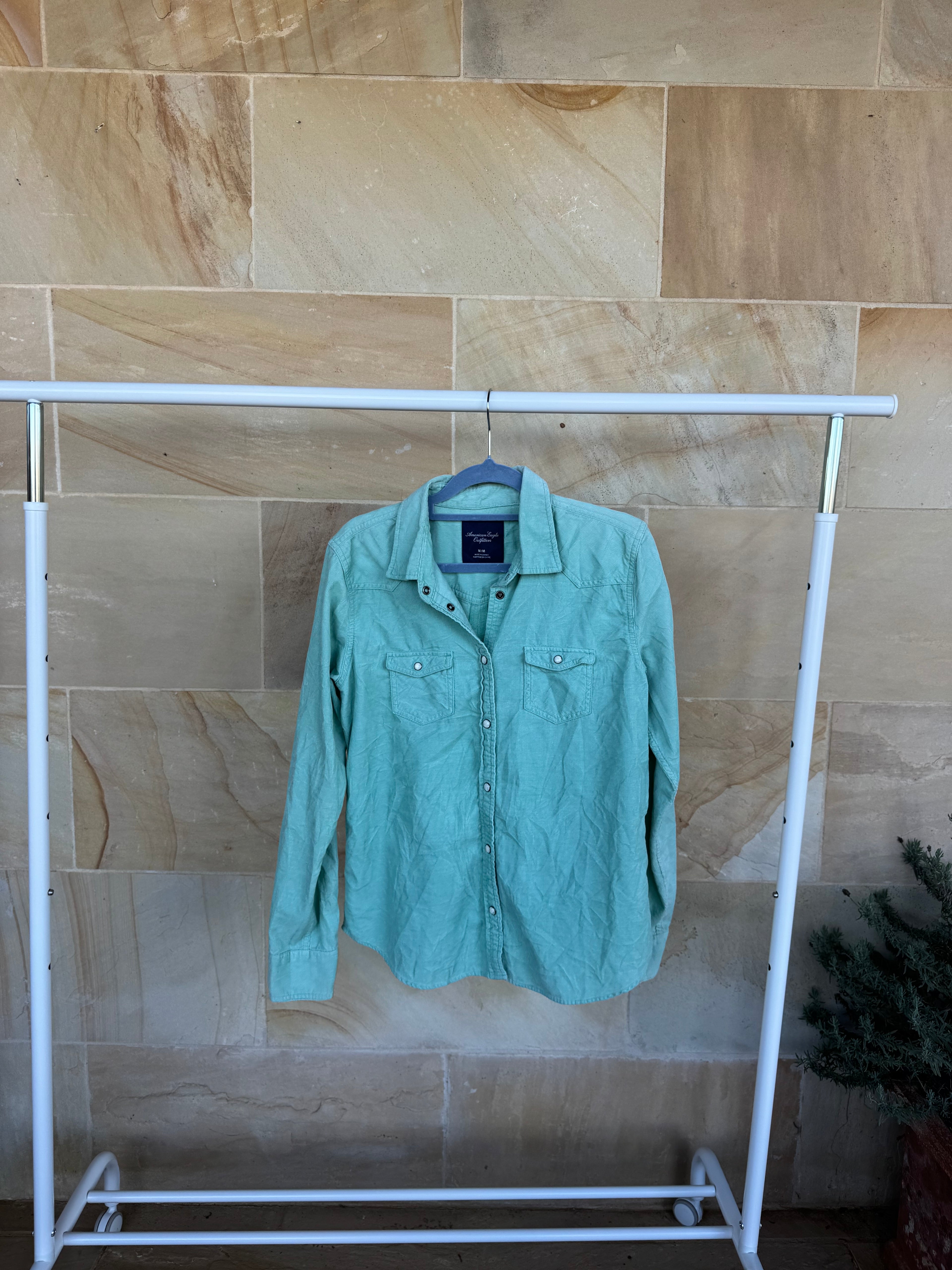 AMERICAN EAGLE SHIRT M