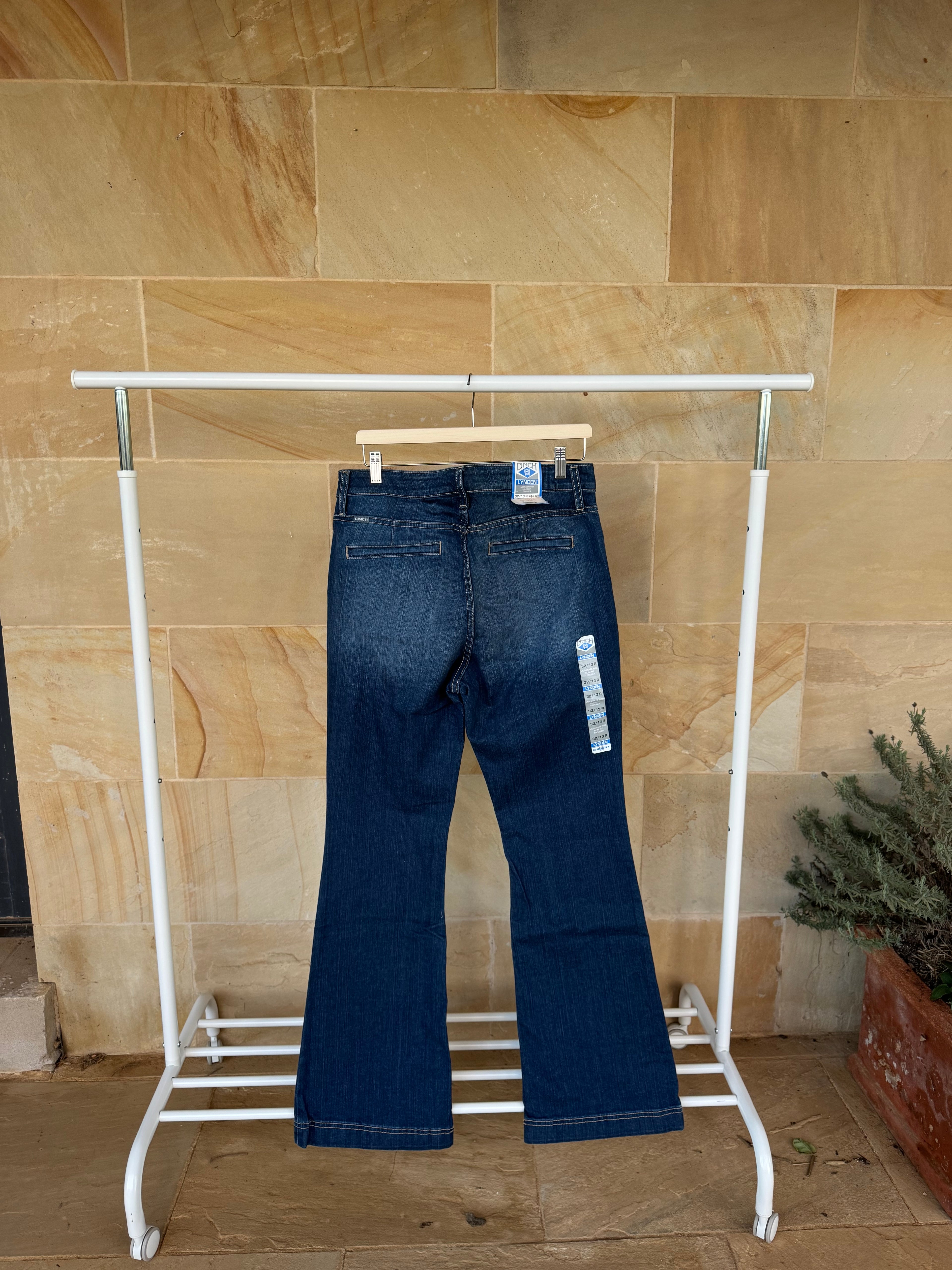 CINCH LYNDEN JEANS BNWT 32R
