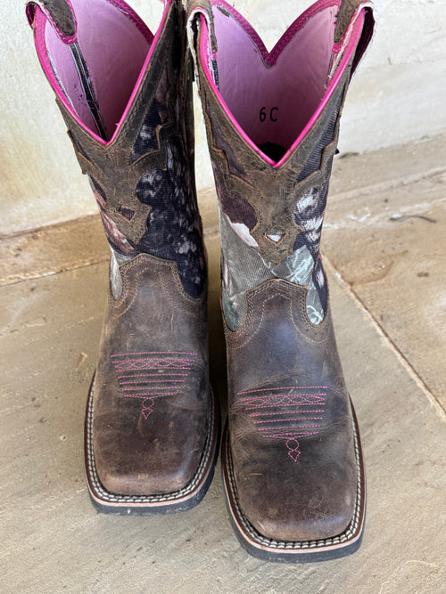 *RESERVED* ARIAT PINK CAMO BOOTS 36.5