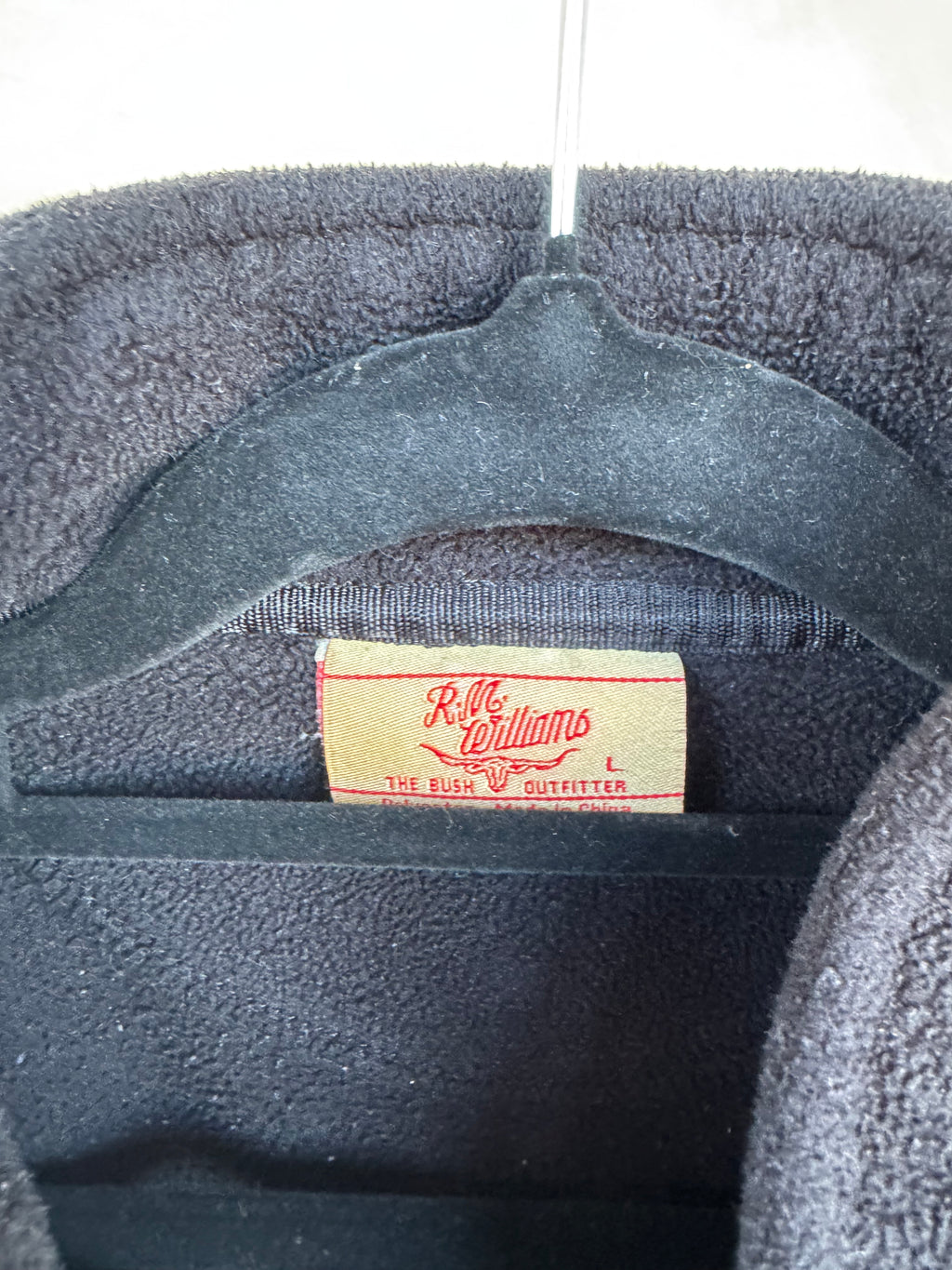 R.M. WILLIAMS BLACK SHERPA VEST L