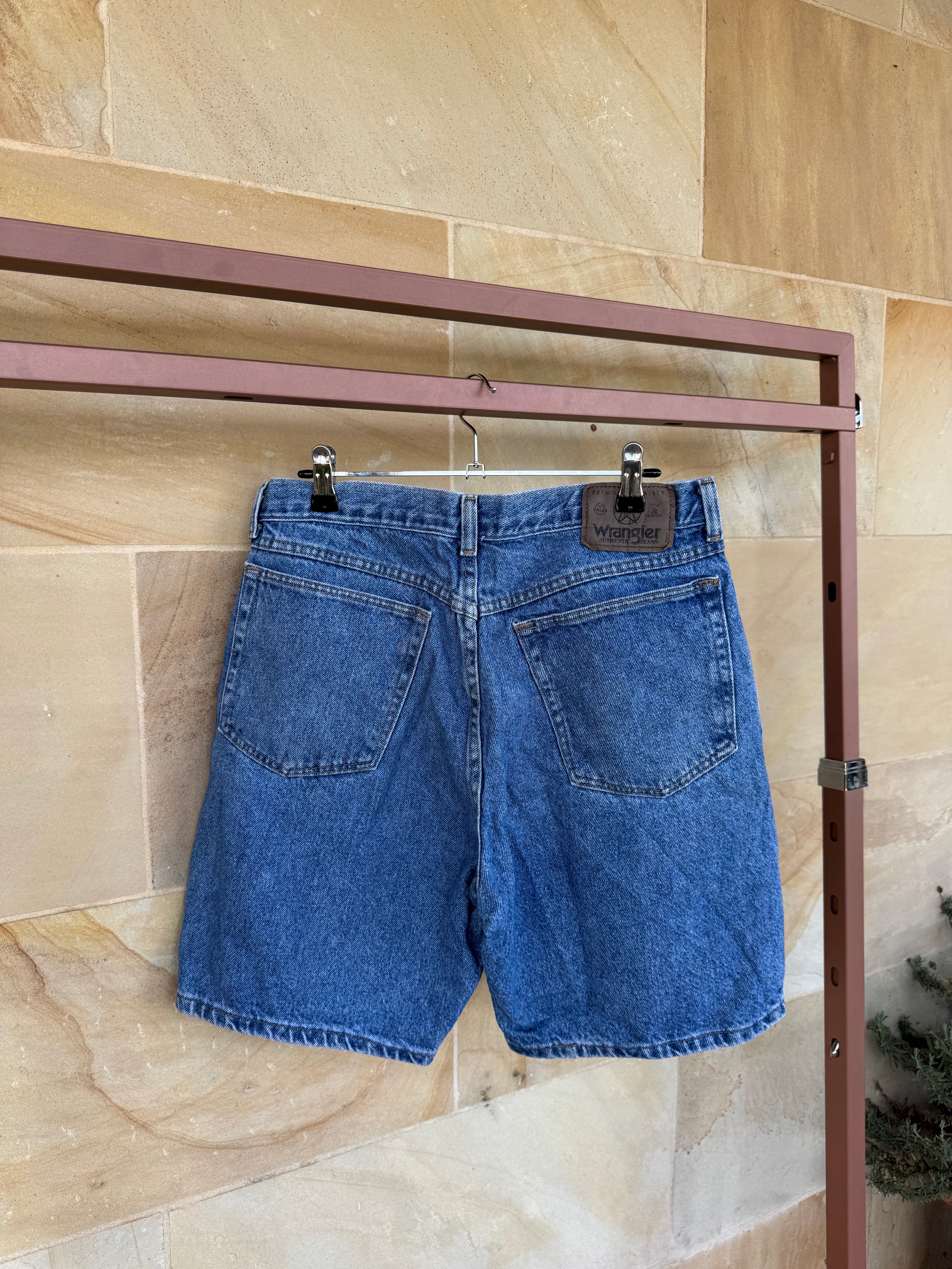 WRANGLER SHORTS 32”