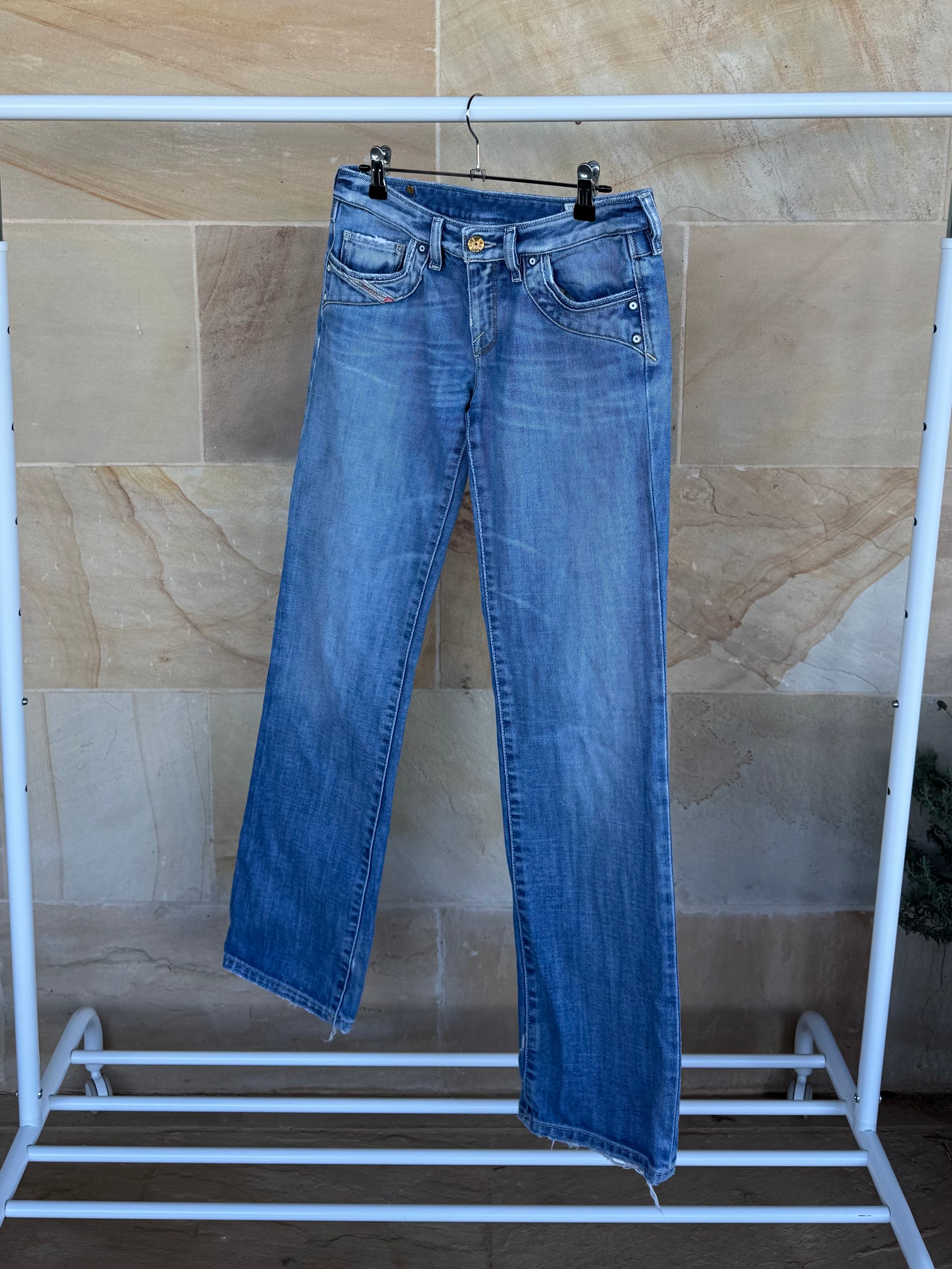 DIESEL LOW RISE JEANS 26/32