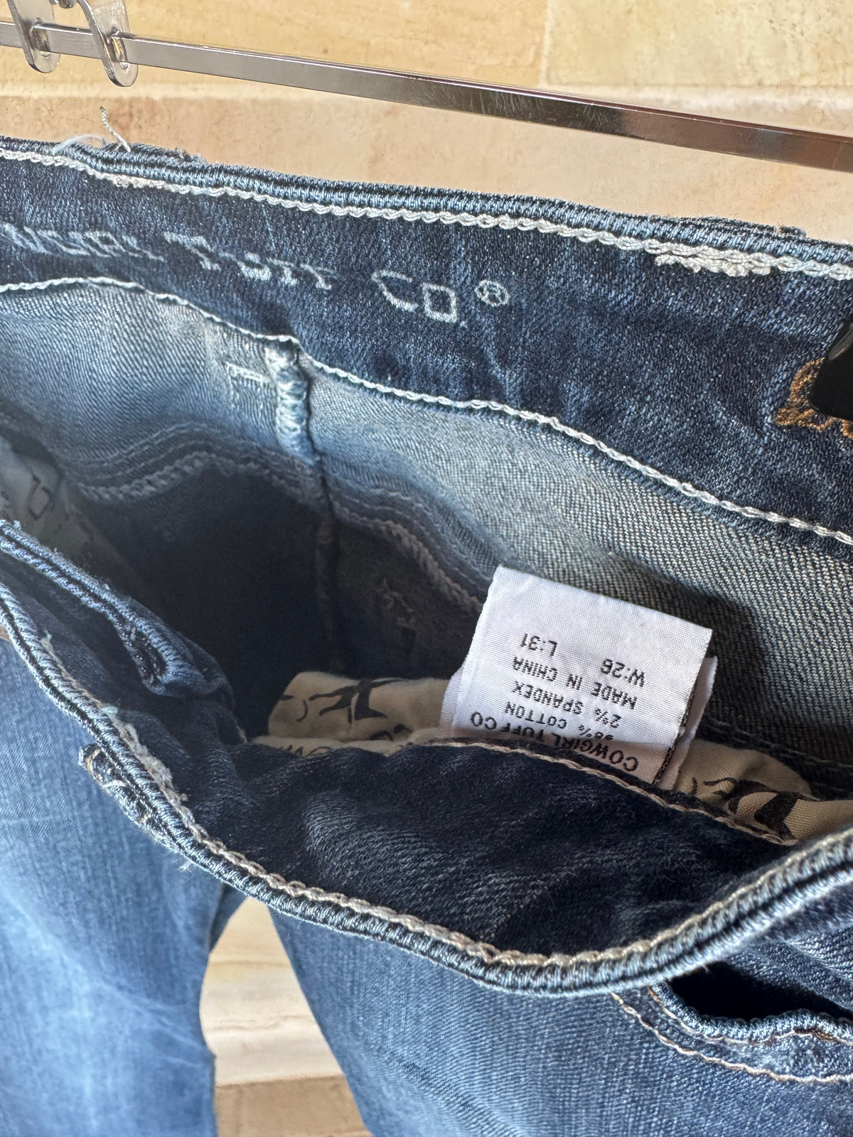 COWGIRL TUFF JEANS 26/31