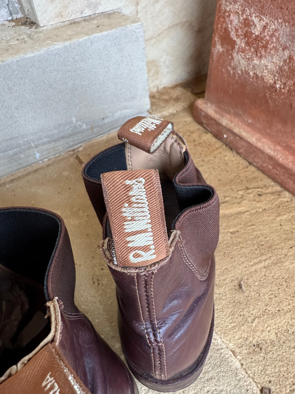 R.M. WILLIAMS CHELSEY BOOTS 37.5