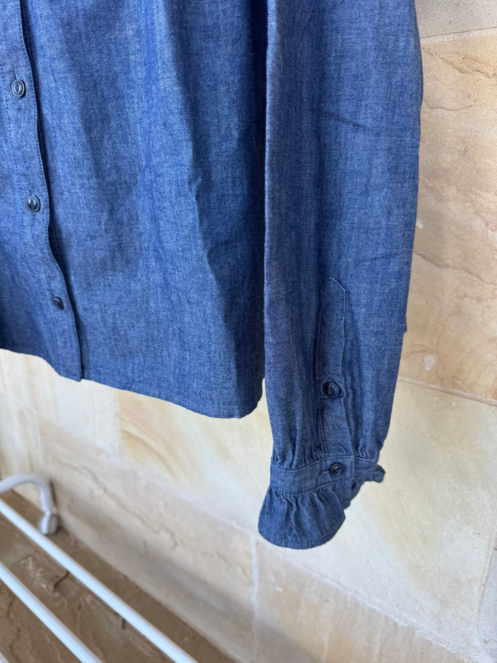 R.M. WILLIAMS DENIM SHIRT 10