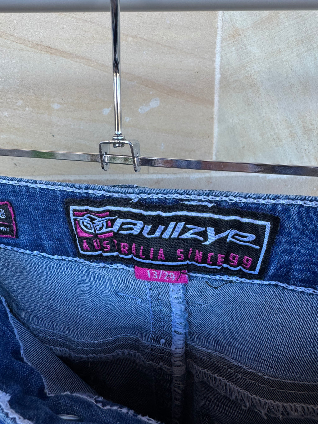 BULLZYE JEANS 29R