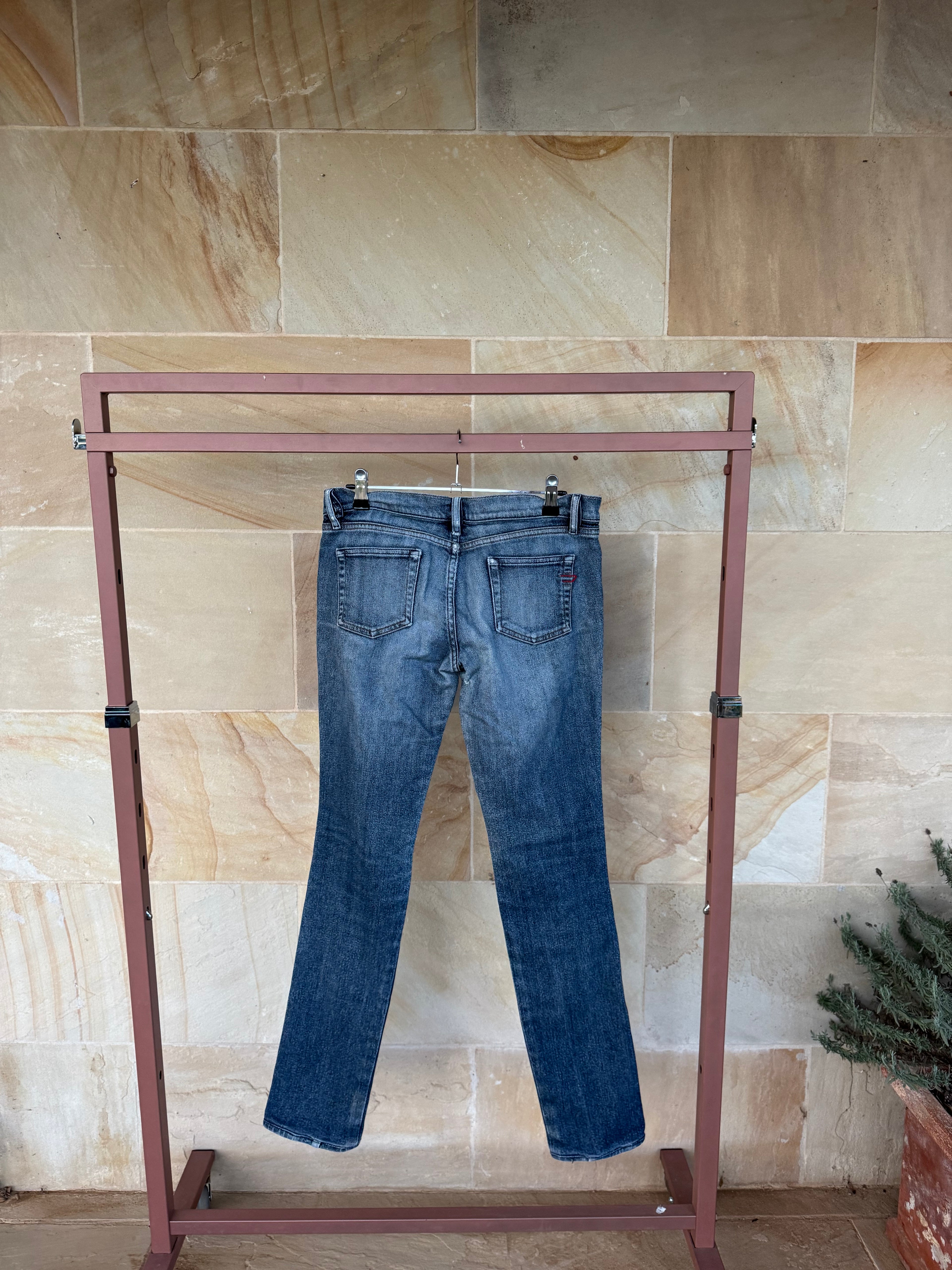 DIESEL INDUSTRY JEANS WOMENS 8