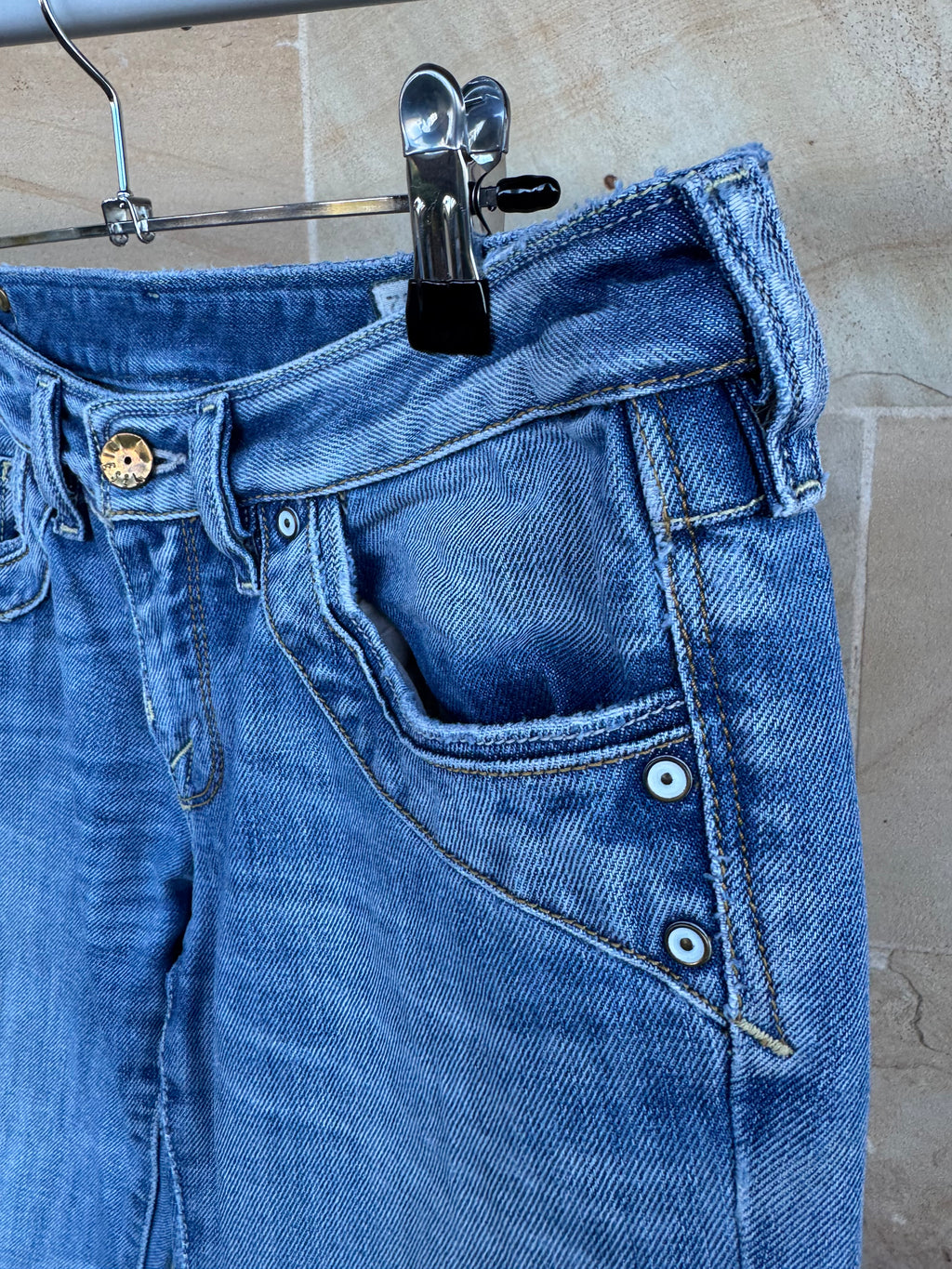 DIESEL LOW RISE JEANS 26/32