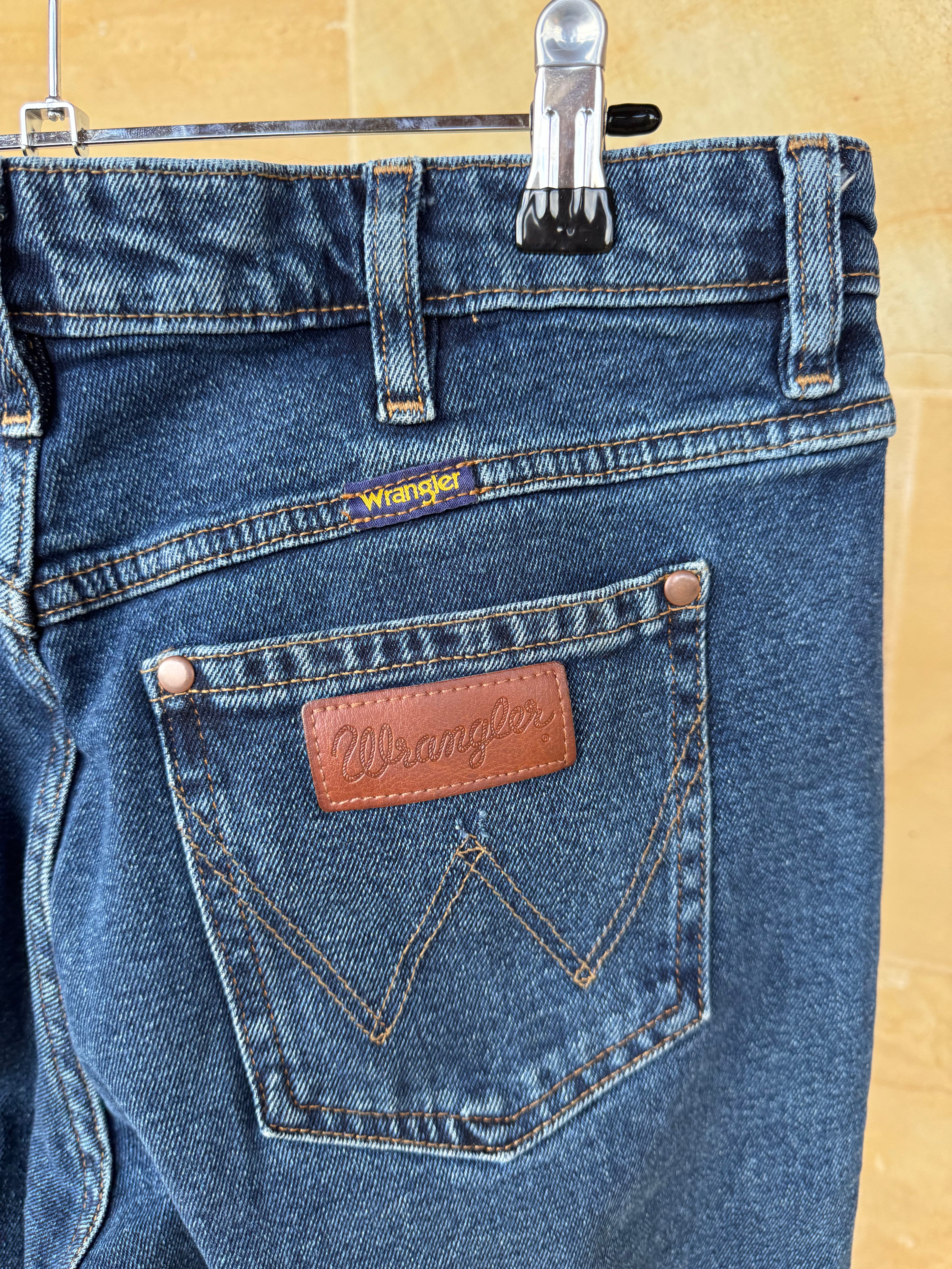 WRANGLER MID RISE BOOTCUT JEANS 31/R