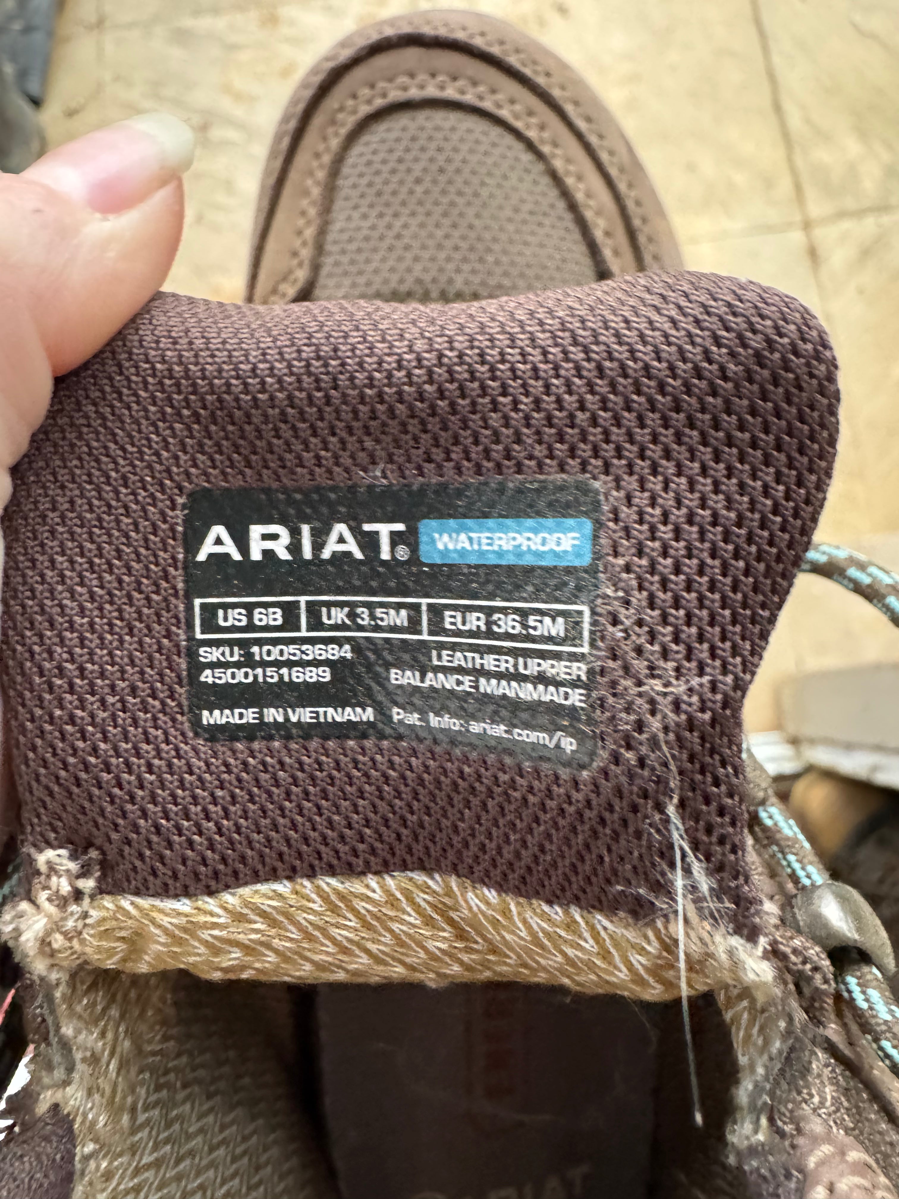 ARIAT BOOTS 6.5 US WOMENS