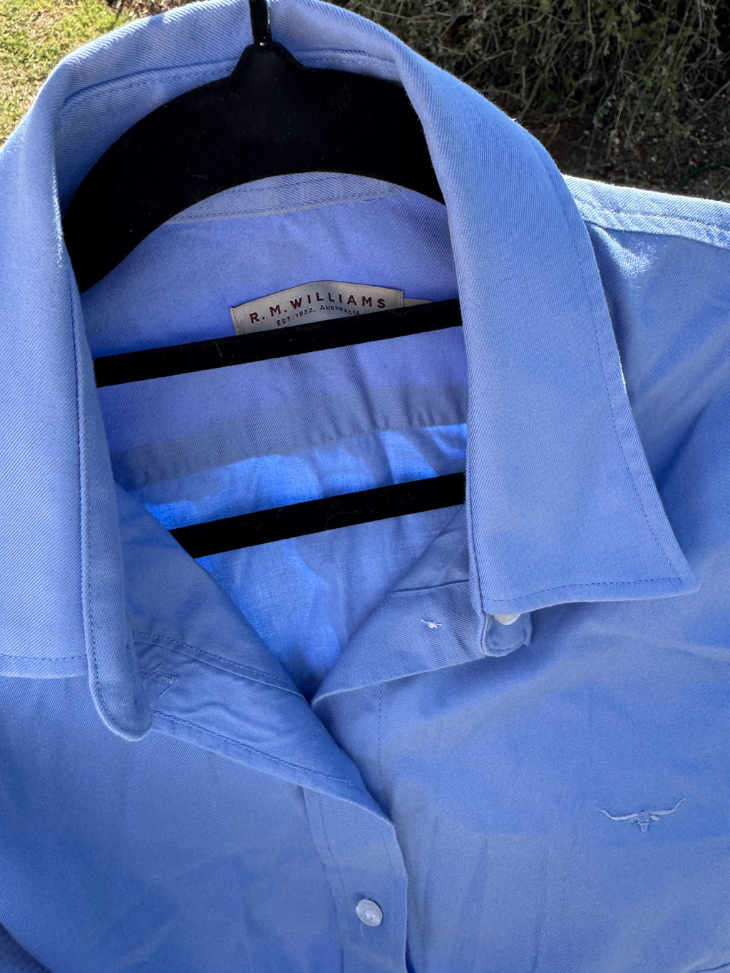 R.M. WILLIAMS BUTTON UP SHIRT